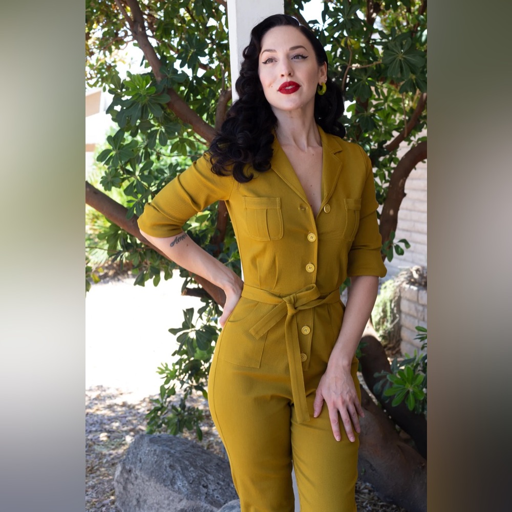 Tailor & Twirl Tatyana Florence Coverall Mustard Straight Leg Size L NWT